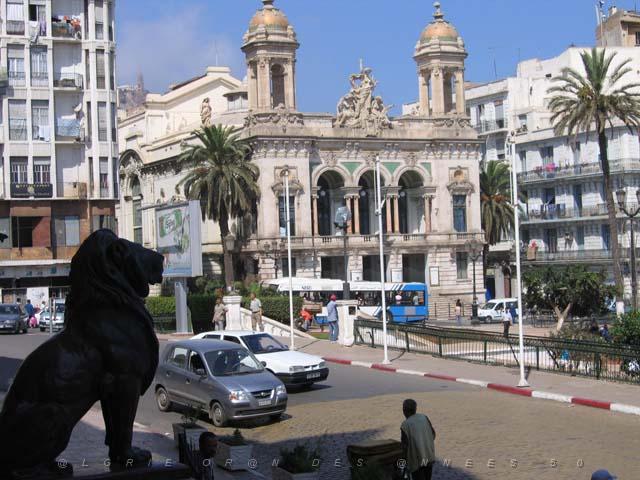 VOYAGE ORAN SEPTEMBRE 2006 12 10 sept. 06 - matin - THEATRE DEPUIS LA MAIRIE.JPG